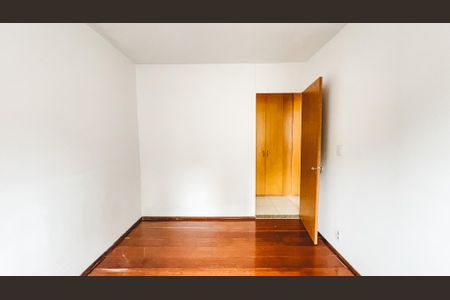 Apartamento à venda com 74m², 2 quartos e 1 vagaQuarto 2