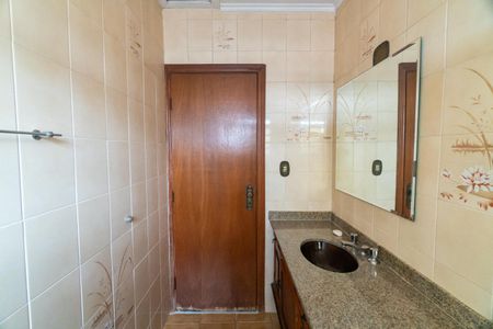 Casa à venda com 180m², 3 quartos e 4 vagasBanheiro Social