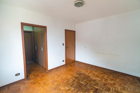Casa à venda com 180m², 3 quartos e 4 vagasSuíte