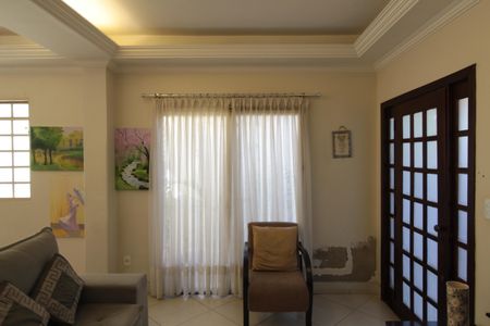 Casa à venda com 447m², 5 quartos e 3 vagasCasa 1 | Sala