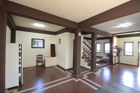 Casa à venda com 447m², 5 quartos e 3 vagasCasa 2 | Sala