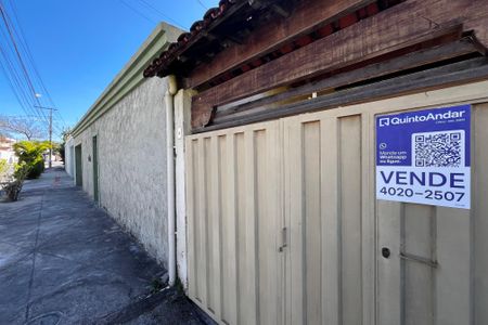 Casa à venda com 447m², 5 quartos e 3 vagasPlaquinha 