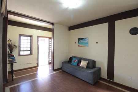 Casa à venda com 447m², 5 quartos e 3 vagasCasa 2 | Sala