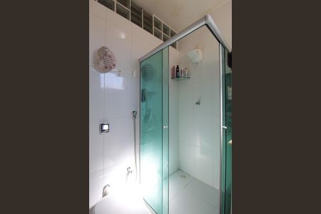 Casa à venda com 447m², 5 quartos e 3 vagasCasa 1 | Banheiro da Suite 1