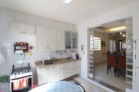 Casa à venda com 447m², 5 quartos e 3 vagasCasa 1 | Cozinha