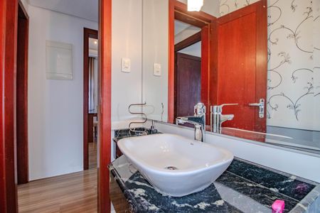 Casa à venda com 173m², 2 quartos e 3 vagas Casa à venda com 173m², 2 quartos e 3 vagasLavabo