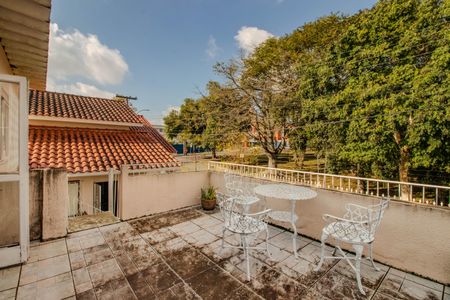 Casa à venda com 173m², 2 quartos e 3 vagas Casa à venda com 173m², 2 quartos e 3 vagasVaranda