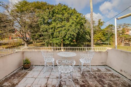 Casa à venda com 173m², 2 quartos e 3 vagas Casa à venda com 173m², 2 quartos e 3 vagasVaranda