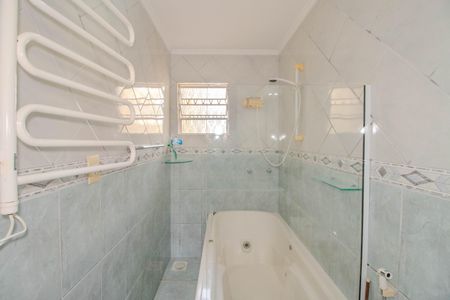 Casa à venda com 173m², 2 quartos e 3 vagas Casa à venda com 173m², 2 quartos e 3 vagasBanheiro da Suíte 1