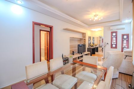 Casa à venda com 173m², 2 quartos e 3 vagas Casa à venda com 173m², 2 quartos e 3 vagasSala