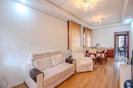 Casa à venda com 173m², 2 quartos e 3 vagas Casa à venda com 173m², 2 quartos e 3 vagasSala