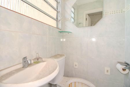 Casa à venda com 173m², 2 quartos e 3 vagas Casa à venda com 173m², 2 quartos e 3 vagasBanheiro de Serviço