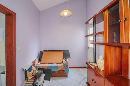 Casa à venda com 173m², 2 quartos e 3 vagas Casa à venda com 173m², 2 quartos e 3 vagasEscritório