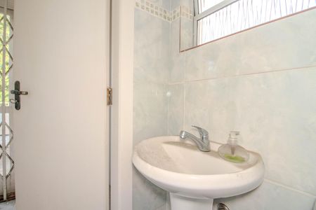 Casa à venda com 173m², 2 quartos e 3 vagas Casa à venda com 173m², 2 quartos e 3 vagasBanheiro de Serviço