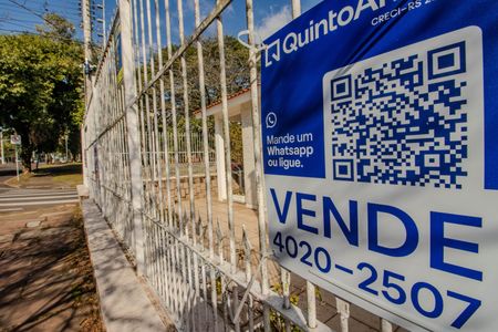 Casa à venda com 173m², 2 quartos e 3 vagas Casa à venda com 173m², 2 quartos e 3 vagasPlaquinha