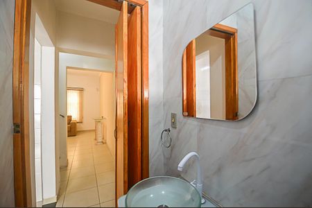 Casa à venda com 220m², 3 quartos e 3 vagas Casa à venda com 220m², 3 quartos e 3 vagasLavabo