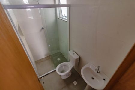 Banheiro Social de kitnet/studio para alugar com 1 quarto, 28m² em Jardim Oriental, São Paulo