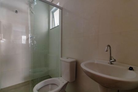 Banheiro Social de kitnet/studio para alugar com 1 quarto, 28m² em Jardim Oriental, São Paulo