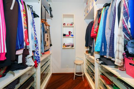 Apartamento à venda com 207m², 4 quartos e 3 vagasCloset da Suíte 1