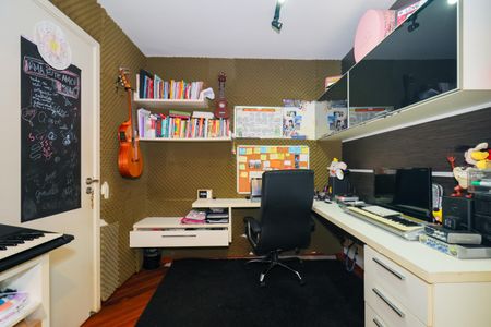 Apartamento à venda com 207m², 4 quartos e 3 vagasEscritório