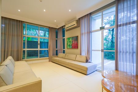 Apartamento à venda com 207m², 4 quartos e 3 vagasÁrea comum - Salão de festas