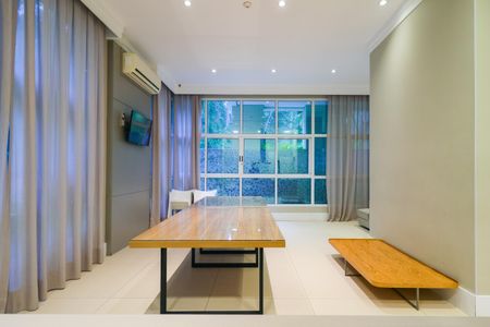 Apartamento à venda com 207m², 4 quartos e 3 vagasÁrea comum - Salão de festas