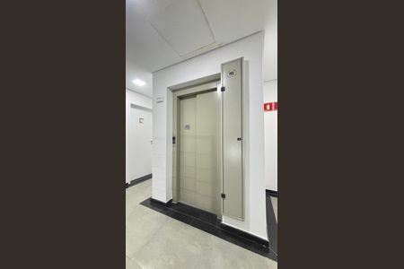 Apartamento à venda com 115m², 2 quartos e 2 vagas Apartamento à venda com 115m², 2 quartos e 2 vagasElevador