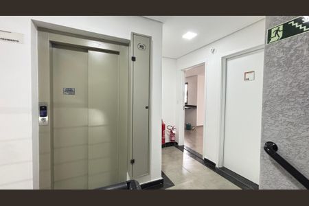 Apartamento à venda com 115m², 2 quartos e 2 vagas Apartamento à venda com 115m², 2 quartos e 2 vagasElevador