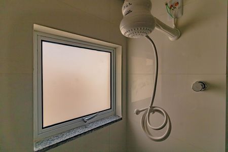 Banheiro Social de kitnet/studio para alugar com 1 quarto, 28m² em Vila Parque Jabaquara, São Paulo