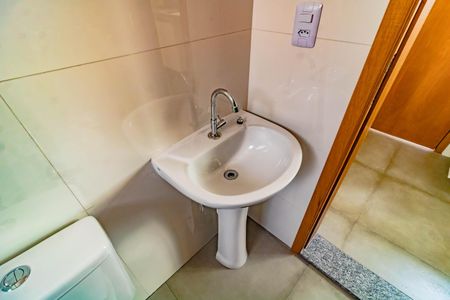 Banheiro Social de kitnet/studio para alugar com 1 quarto, 28m² em Vila Parque Jabaquara, São Paulo