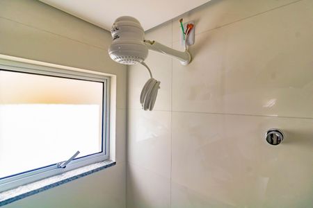 Banheiro Social de kitnet/studio para alugar com 1 quarto, 28m² em Vila Parque Jabaquara, São Paulo