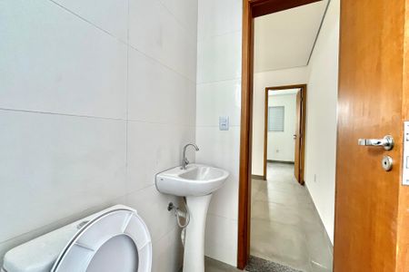 Banheiro de apartamento para alugar com 1 quarto, 28m² em Jardim Oriental, São Paulo