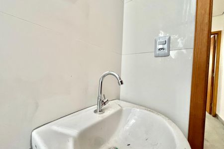 Banheiro de apartamento para alugar com 1 quarto, 28m² em Jardim Oriental, São Paulo