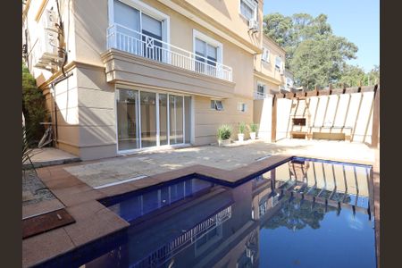 Casa de condomínio à venda com 567m², 4 quartos e 4 vagasÁrea externa - Quintal