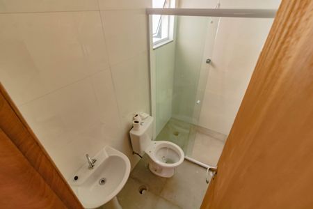 Banheiro Social de kitnet/studio para alugar com 1 quarto, 28m² em Vila Parque Jabaquara, São Paulo