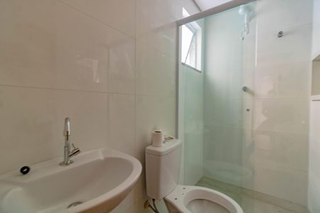 Banheiro Social de kitnet/studio para alugar com 1 quarto, 28m² em Vila Parque Jabaquara, São Paulo