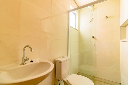 Banheiro Social de kitnet/studio para alugar com 1 quarto, 28m² em Vila Parque Jabaquara, São Paulo