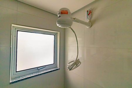 Banheiro Social de kitnet/studio para alugar com 1 quarto, 28m² em Vila Parque Jabaquara, São Paulo