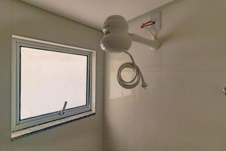 Banheiro Social de kitnet/studio para alugar com 1 quarto, 28m² em Jardim Oriental, São Paulo