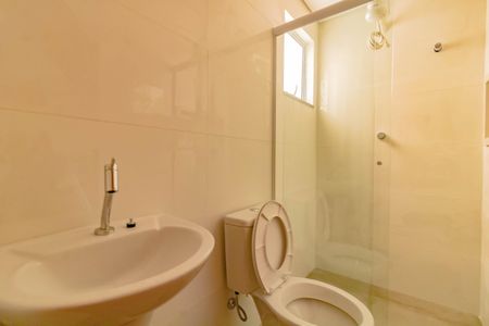 Banheiro Social de kitnet/studio para alugar com 1 quarto, 28m² em Jardim Oriental, São Paulo