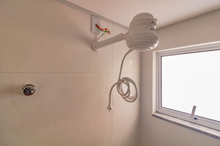 Banheiro Social de kitnet/studio para alugar com 1 quarto, 28m² em Jardim Oriental, São Paulo