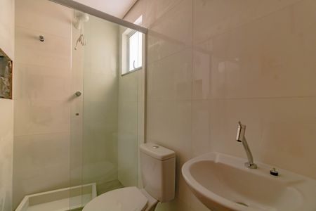 Banheiro Social de kitnet/studio para alugar com 1 quarto, 28m² em Jardim Oriental, São Paulo