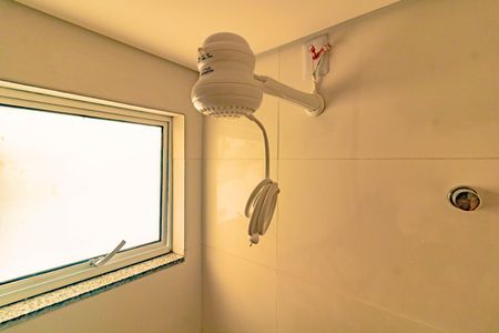 Banheiro Social de kitnet/studio para alugar com 1 quarto, 28m² em Jardim Oriental, São Paulo