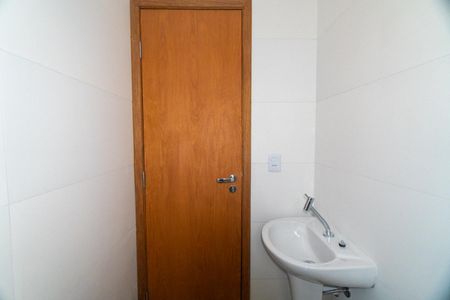 Banheiro de kitnet/studio para alugar com 1 quarto, 28m² em Jardim Oriental, São Paulo