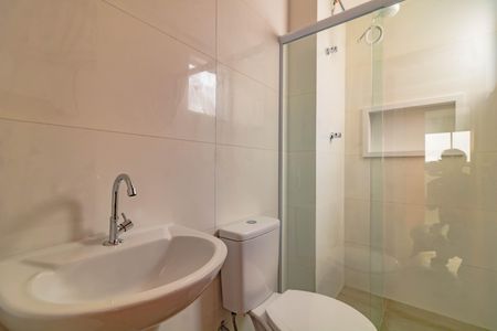 Banheiro Social de kitnet/studio para alugar com 1 quarto, 28m² em Jardim Oriental, São Paulo