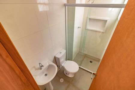 Banheiro Social de kitnet/studio para alugar com 1 quarto, 28m² em Jardim Oriental, São Paulo