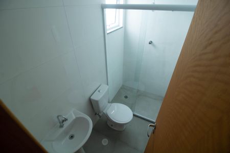 Banheiro Social de kitnet/studio para alugar com 1 quarto, 32m² em Jardim Oriental, São Paulo