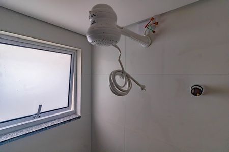 Banheiro Social de kitnet/studio para alugar com 1 quarto, 32m² em Jardim Oriental, São Paulo