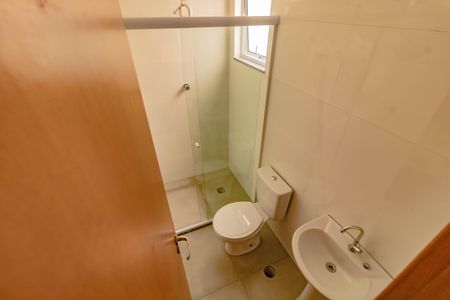 Banheiro Social de kitnet/studio para alugar com 1 quarto, 32m² em Jardim Oriental, São Paulo