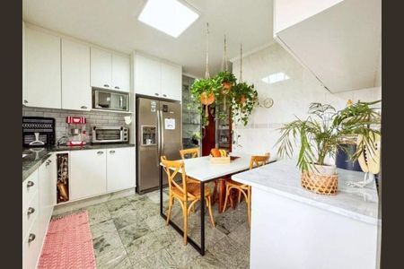 Apartamento à venda com 178m², 4 quartos e 2 vagasCozinha